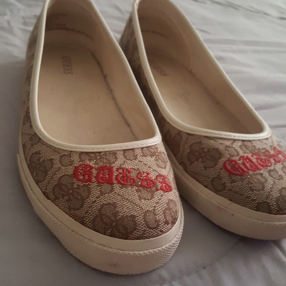 Confortable shoes by Guess